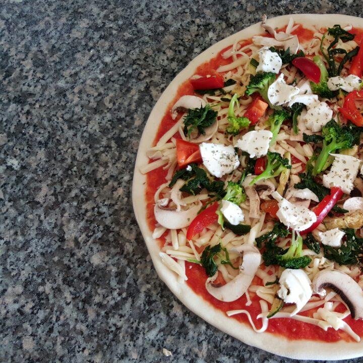 Pizza Thunfisch Zwiebeln Rezept